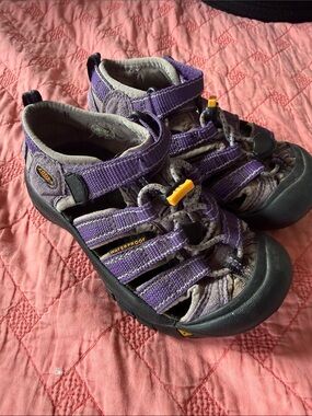 KEEN Kids Purple and Black Waterproof Closed-Toe Sandals